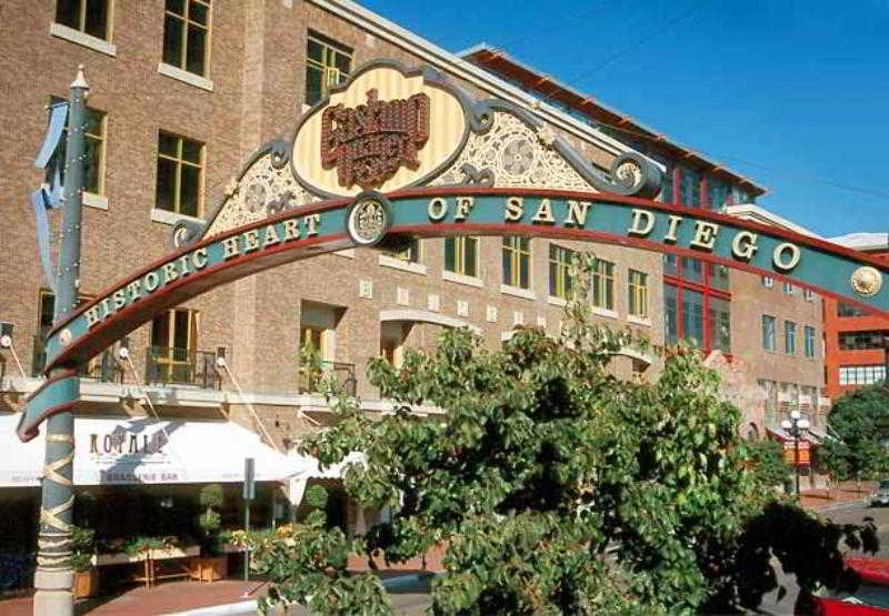 Courtyard San Diego Airport/Liberty Station Extérieur photo
